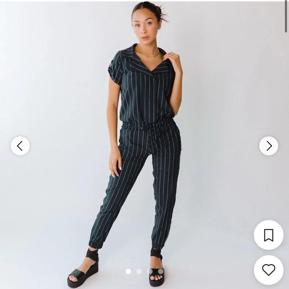 Albion Fit Black Striped Collared Short Sleeve Jumpsuit Women’s Size XXS